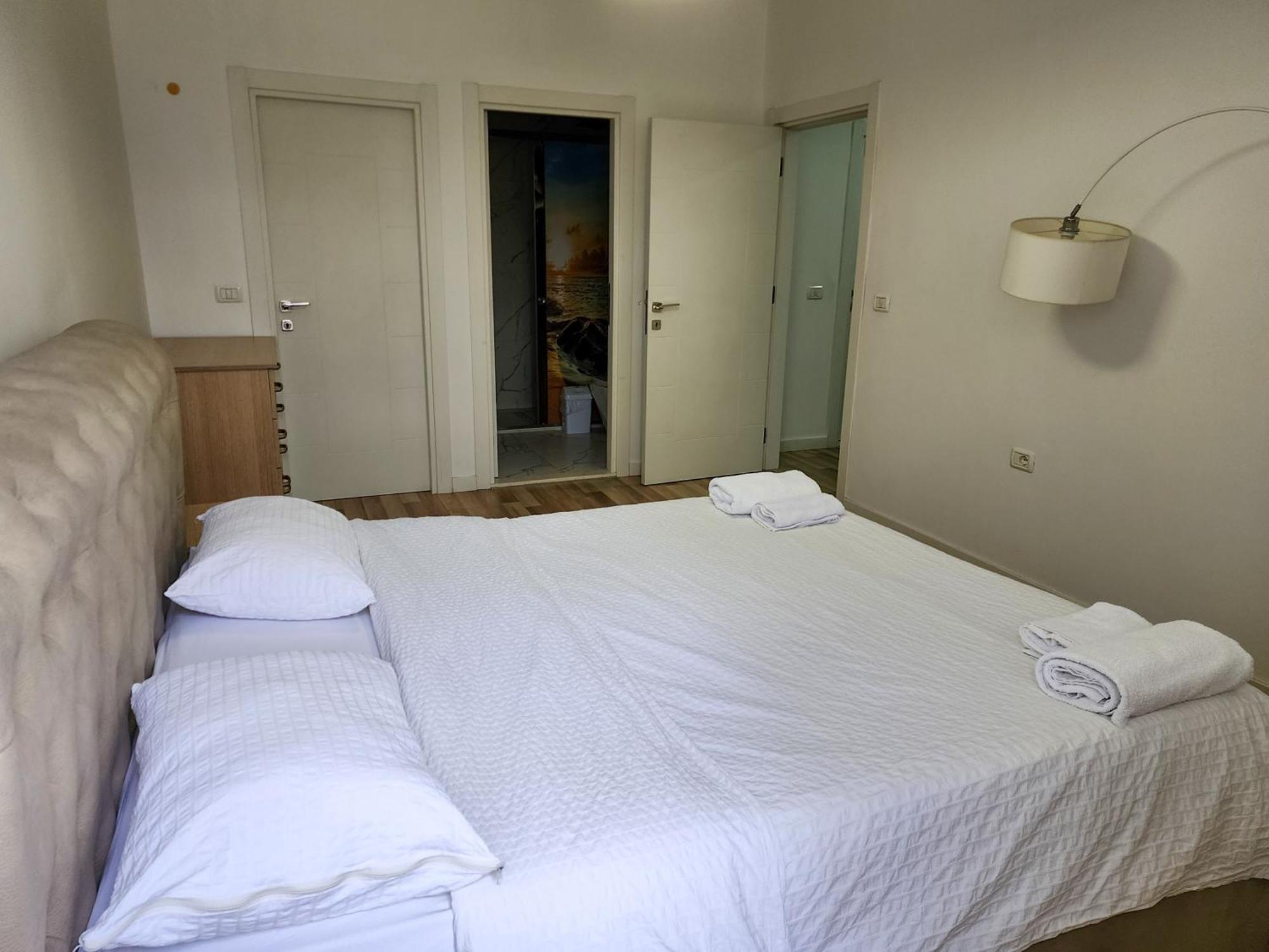 2E Apartment Myslym Shyri Tiran Dış mekan fotoğraf